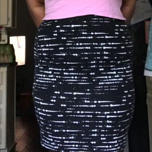 forever 21 form fitting black with white skirt